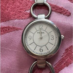 Fossil watch nice circular band needs battery